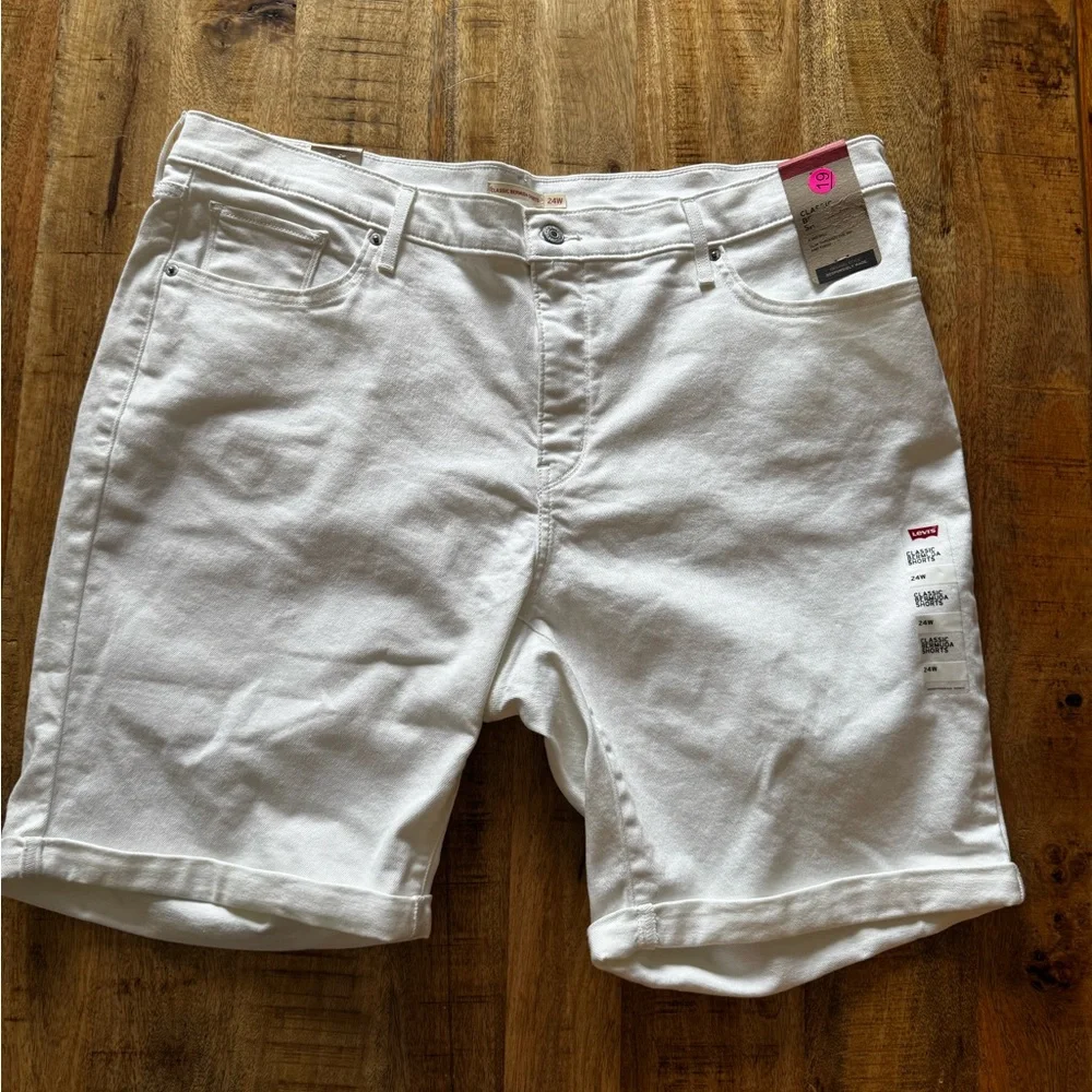 Levi's White Classic Bermuda Shorts plus size women’s 24W NEW NWT